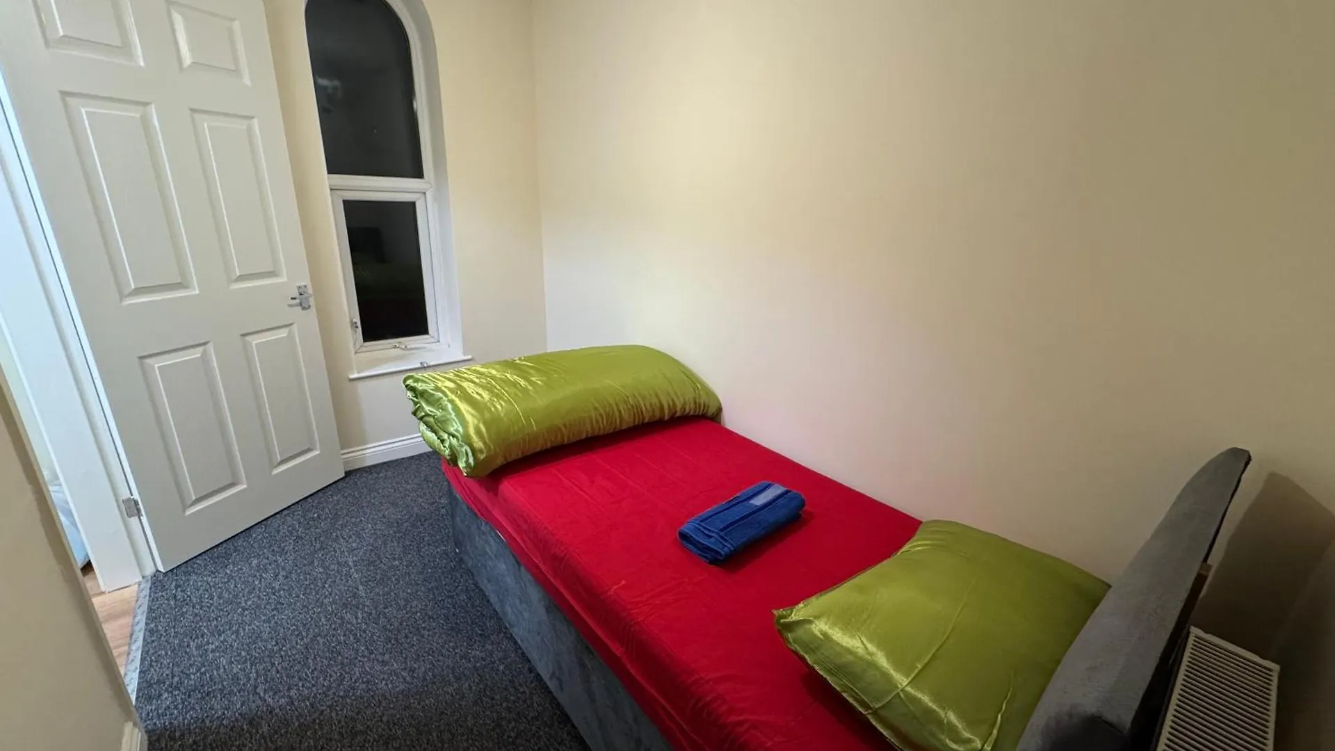 Проживание в семье Barnsley Guesthouse